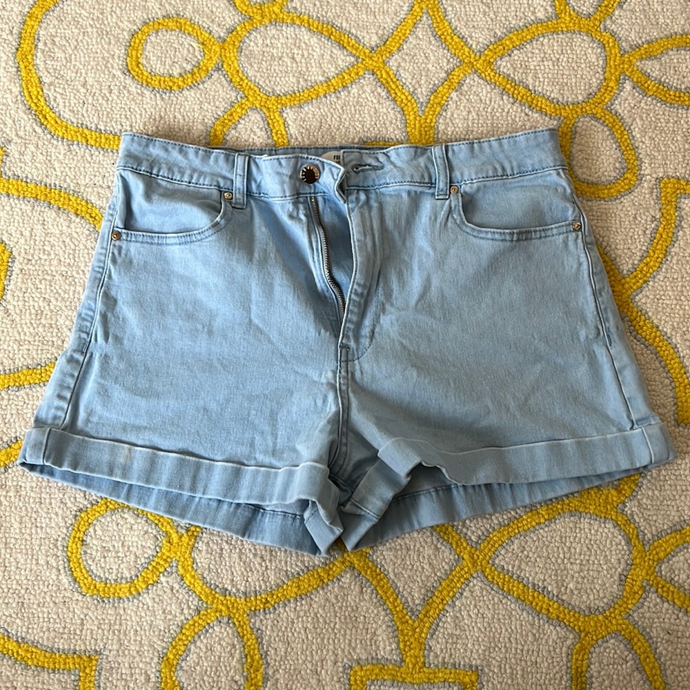 Forever 21 Jean Shorts. Sz 31